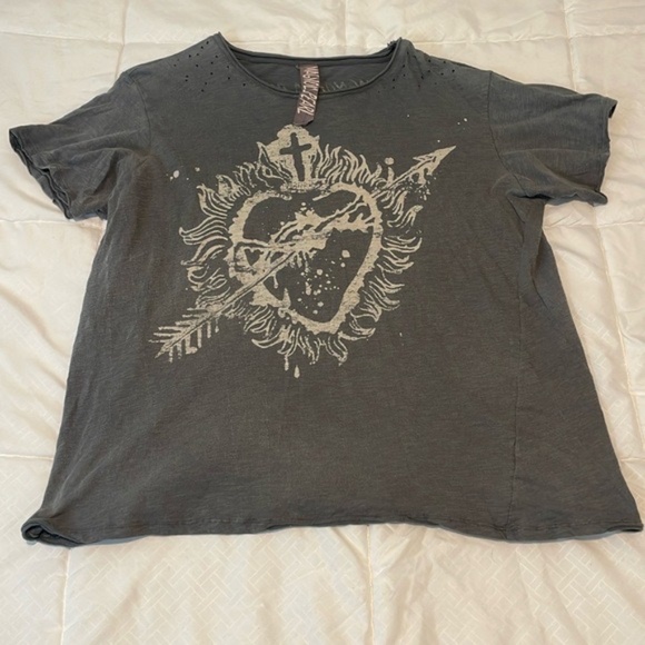 Magnolia Pearl Tops - Magnolia Pearl Sovereign Heart T-shirt